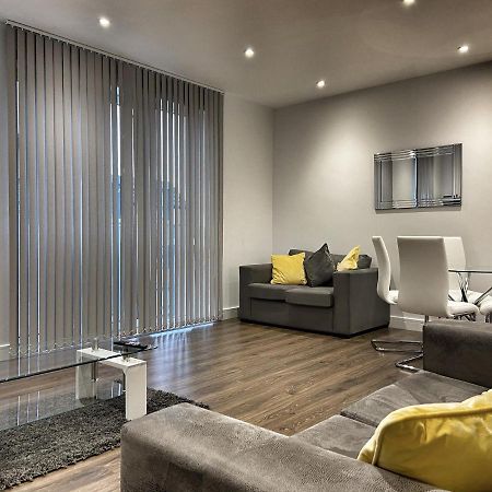 Amazing & Spacious 2 Bed 2 Bath Luxury Apartment With Balcony Free Wifi Sleeps 6 Bushey Extérieur photo